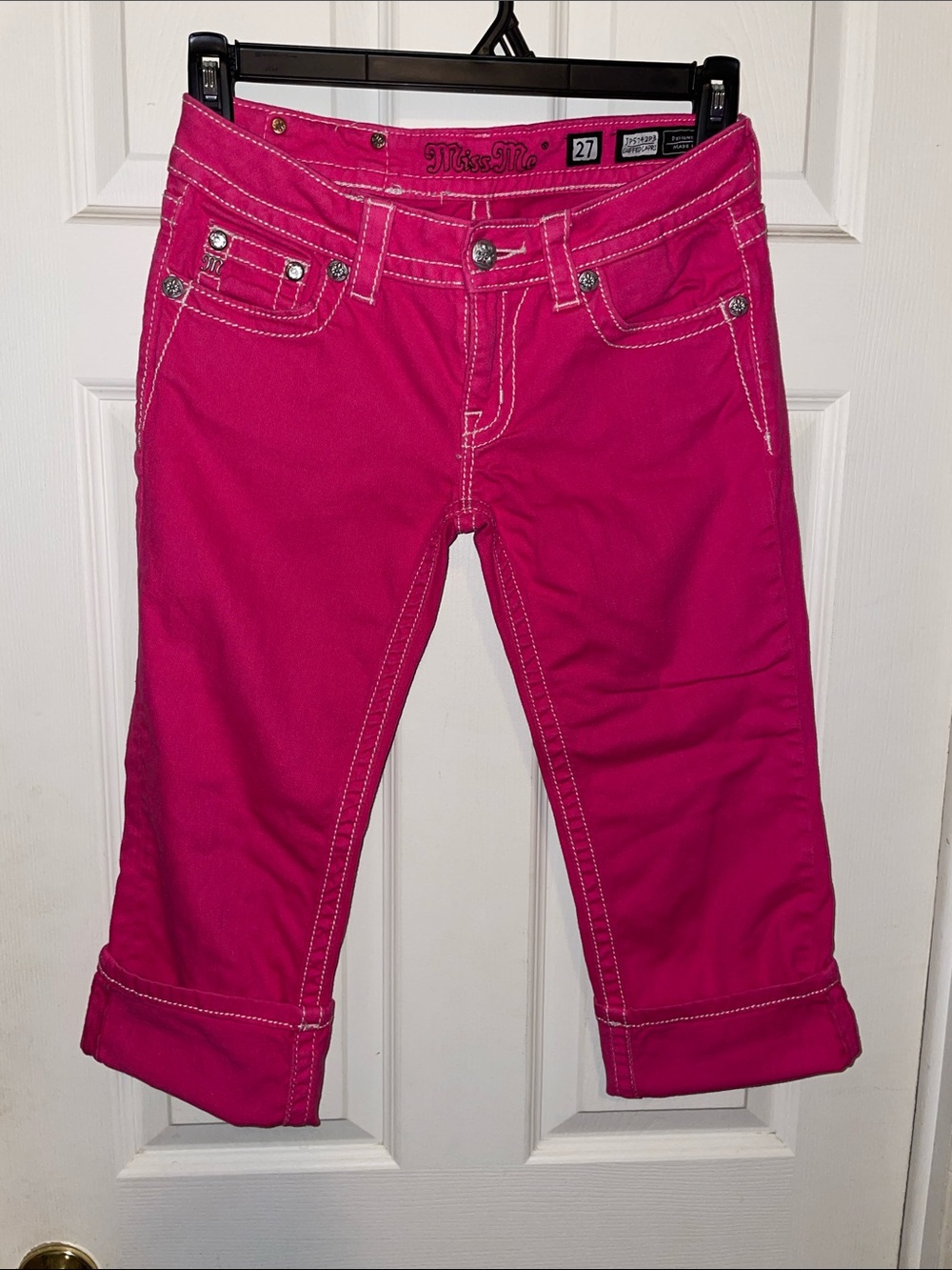 Miss Me Hot Pinky Cuffed Capri Jeans Winged Cross Bling Sz 27